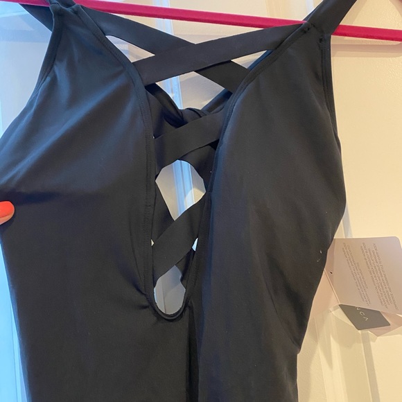 Lace Front Black One Piece La Blanca Low Cut - Picture 5 of 10